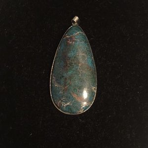 Interesting Green blue stone pendant